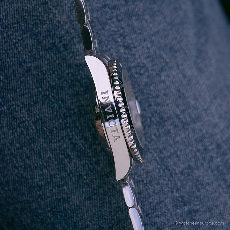 Invicta Pro-Diver engraving on the case